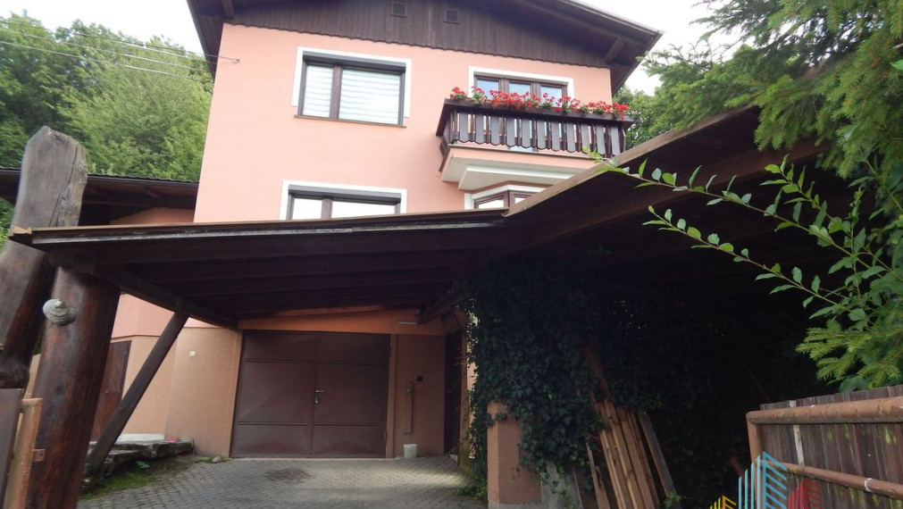 SPEKTRUM REALITY- Na predaj kompletne rekonštruovaný rodinný dom s pozemkom  1043 m2, Veľká Lehôtka, okres Prievidza