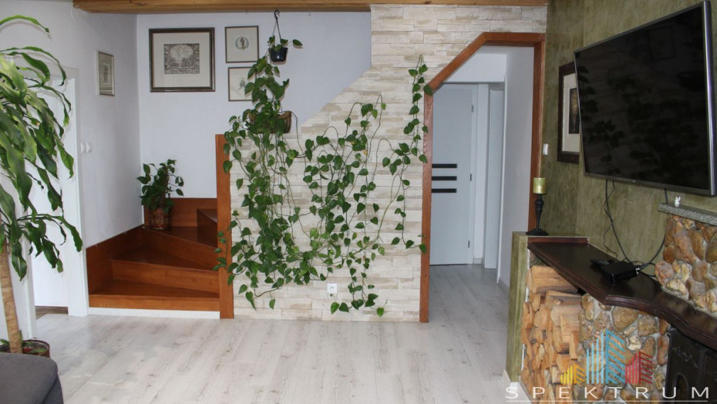 SPEKTRUM REALITY- Na predaj kompletne rekonštruovaný rodinný dom s pozemkom  1043 m2, Veľká Lehôtka, okres Prievidza