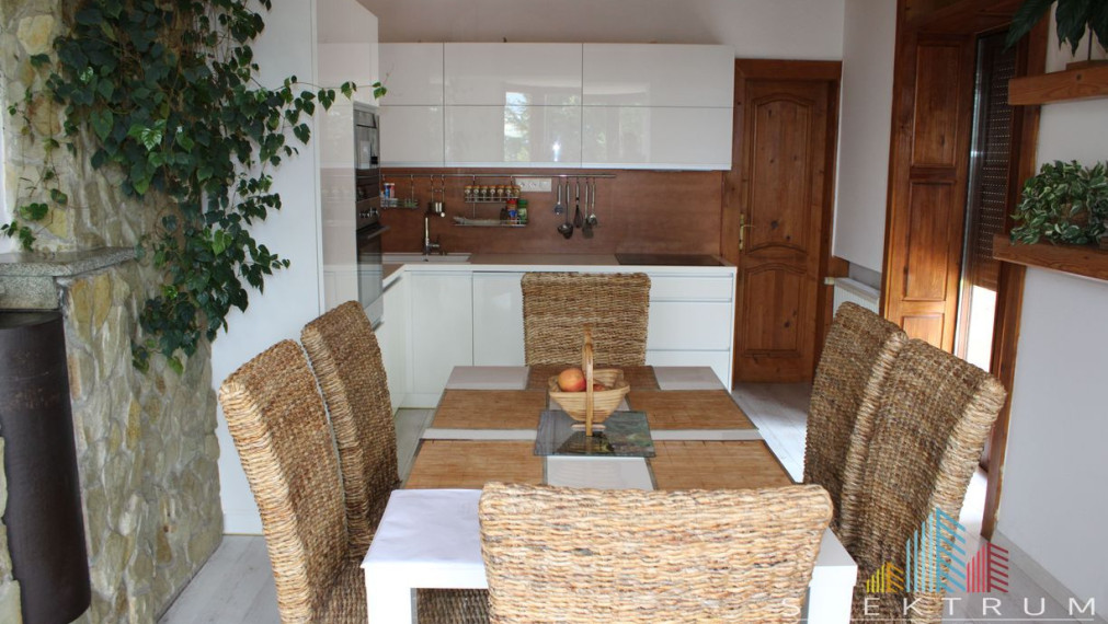 SPEKTRUM REALITY- Na predaj kompletne rekonštruovaný rodinný dom s pozemkom  1043 m2, Veľká Lehôtka, okres Prievidza