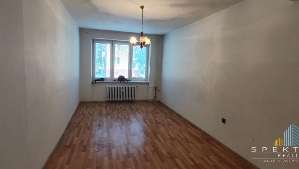 SPEKTRUM REALITY- Na Predaj 2-izbový byt, 57 m2, okres Prievidza, Staré Sídlisko