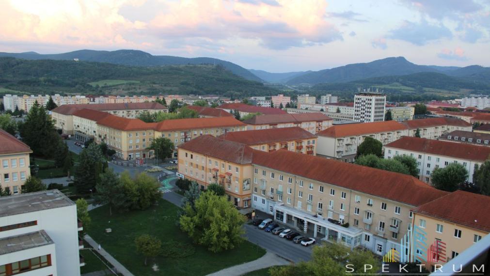 EXKLUZÍVNE-SPEKTRUM REALITY- Na Predaj garsónka 23 m2 s loggiou, Žiar nad Hronom, Etapa