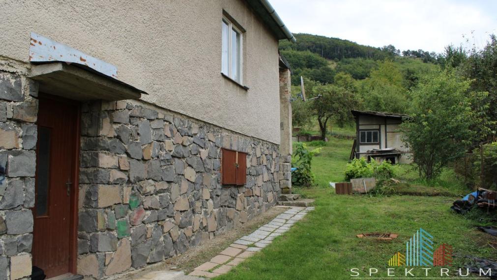 SPEKTRUM REALITY- Na predaj 4-izbový rodinný dom s pozemkom  720m2, Ráztočno, okres Prievidza