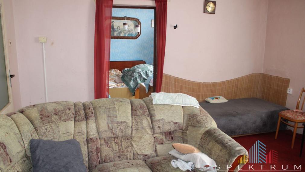 SPEKTRUM REALITY- Na predaj 4-izbový rodinný dom s pozemkom  720m2, Ráztočno, okres Prievidza