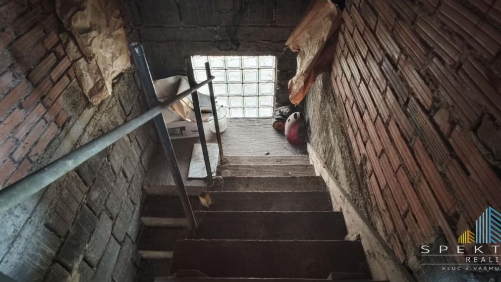 SPEKTRUM REALITY- Na predaj 4-izbový rodinný dom s pozemkom  720m2, Ráztočno, okres Prievidza