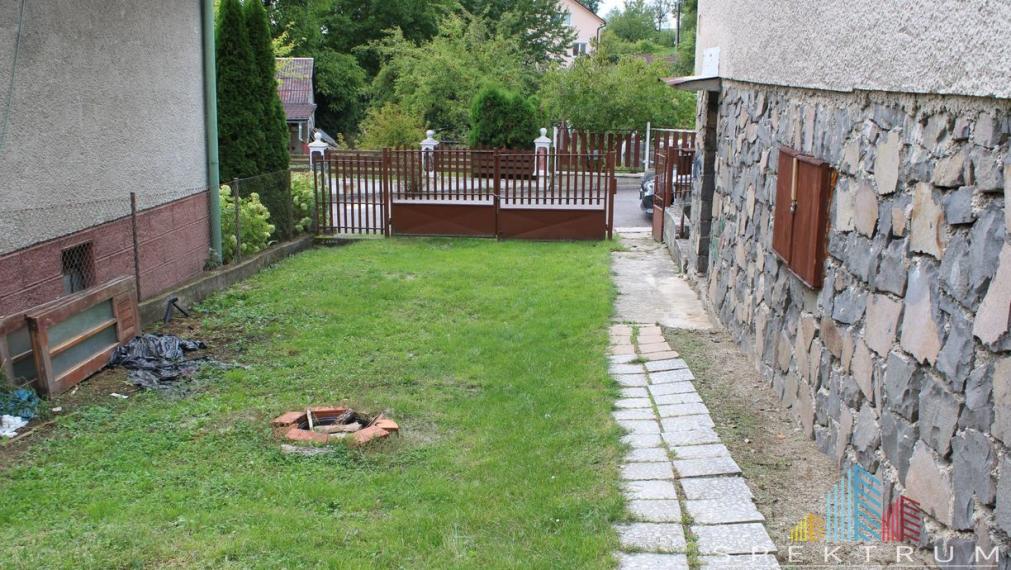 SPEKTRUM REALITY- Na predaj 4-izbový rodinný dom s pozemkom  720m2, Ráztočno, okres Prievidza