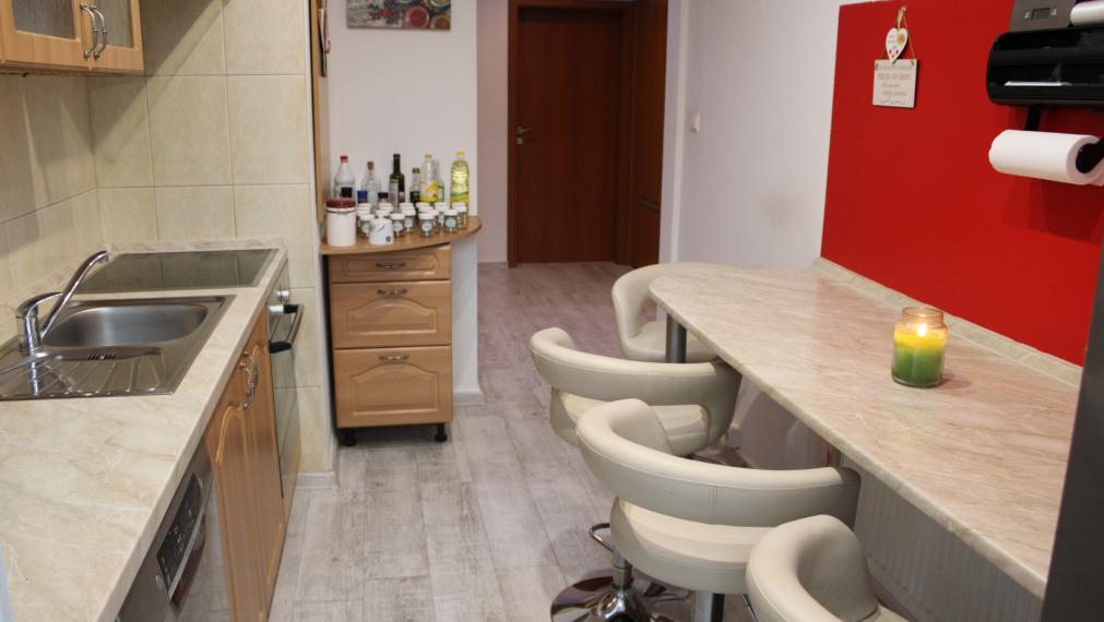 EXKLUZÍVNE-SPEKTRUM REALITY- Na Predaj kompletne rekonštruovaný 3-izbový  byt, 64 m2 s loggiou, Handlová