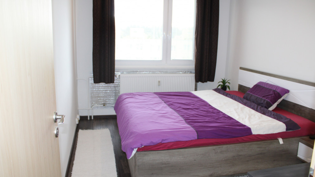 EXKLUZÍVNE-SPEKTRUM REALITY- Na Predaj kompletne rekonštruovaný 3-izbový  byt, 64 m2 s loggiou, Handlová