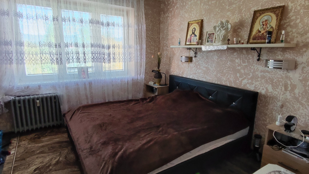 EXKLUZÍVNE-SPEKTRUM REALITY- Na Predaj  3-izbový byt, 65 m2 s balkónom, Handlová