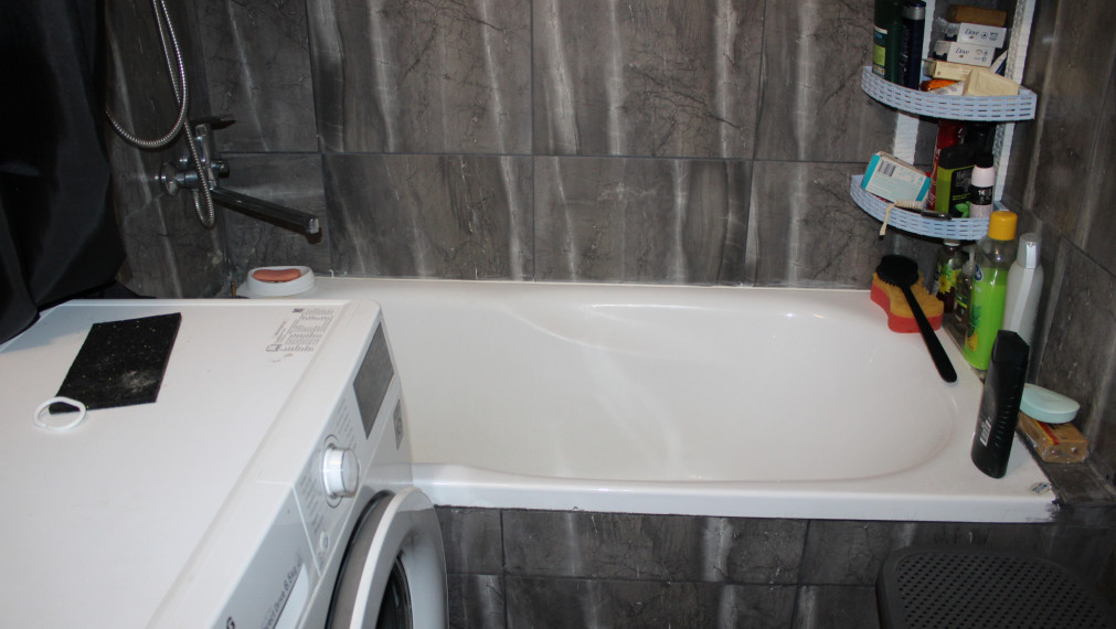 EXKLUZÍVNE-SPEKTRUM REALITY- Na Predaj  3-izbový byt, 65 m2 s balkónom, Handlová