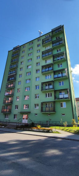 EXKLUZÍVNE-SPEKTRUM REALITY- Na Predaj  3-izbový byt, 65 m2 s balkónom, Handlová