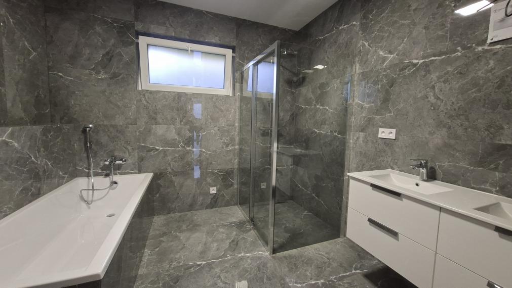 Exkluzívne iba u nás krásna novostavba v obci Uhrovec - dokončená