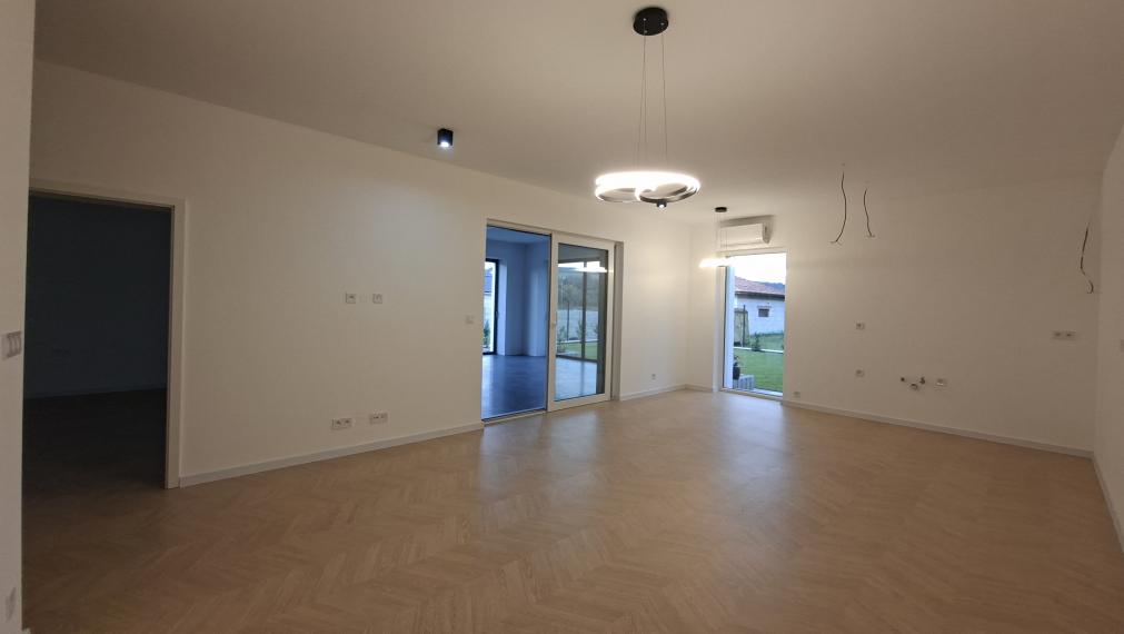 Exkluzívne iba u nás krásna novostavba v obci Uhrovec - dokončená