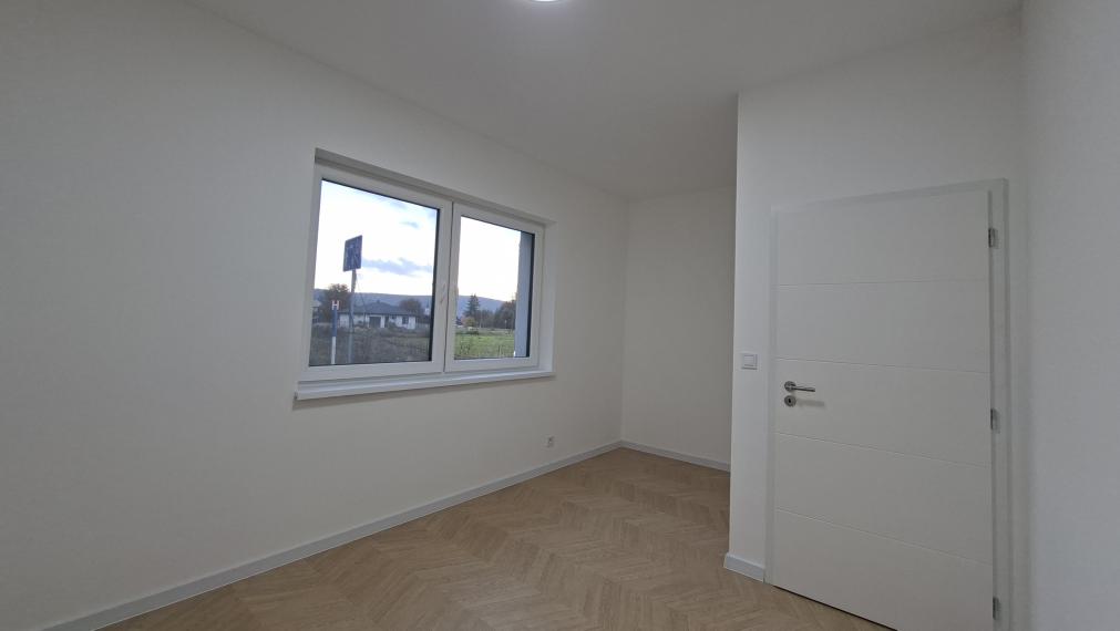 Exkluzívne iba u nás krásna novostavba v obci Uhrovec - dokončená