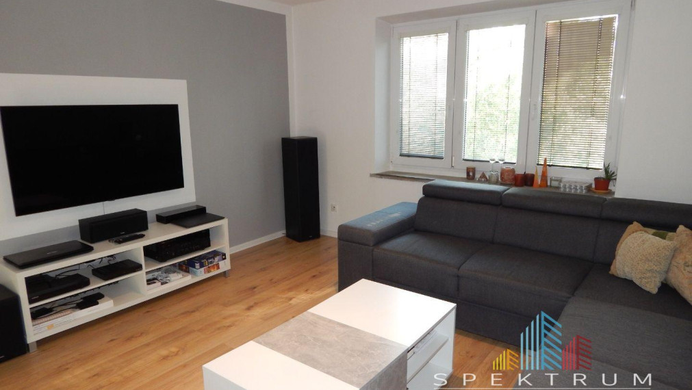 SPEKTRUM REALITY- Na Predaj komplet rekonštruovaný 2-izbový byt, 67 m2, Handlová, ul. Partizánska