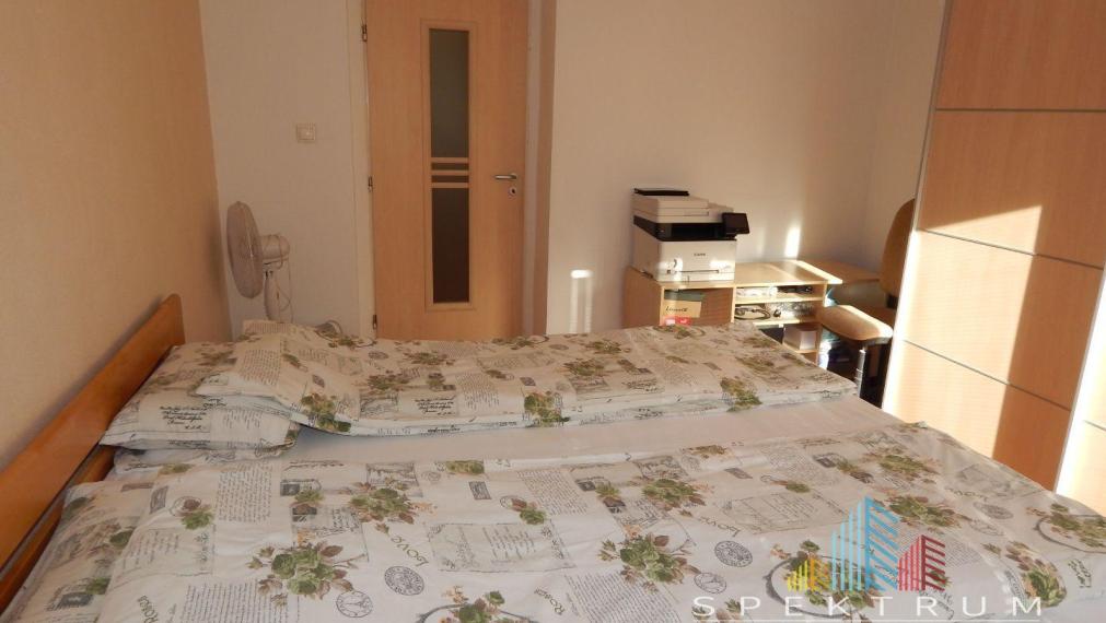 SPEKTRUM REALITY- Na Predaj komplet rekonštruovaný 2-izbový byt, 67 m2, Handlová, ul. Partizánska