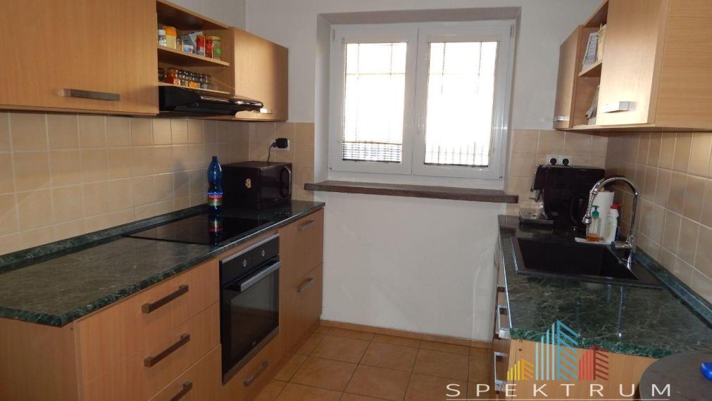 SPEKTRUM REALITY- Na Predaj komplet rekonštruovaný 2-izbový byt, 67 m2, Handlová, ul. Partizánska