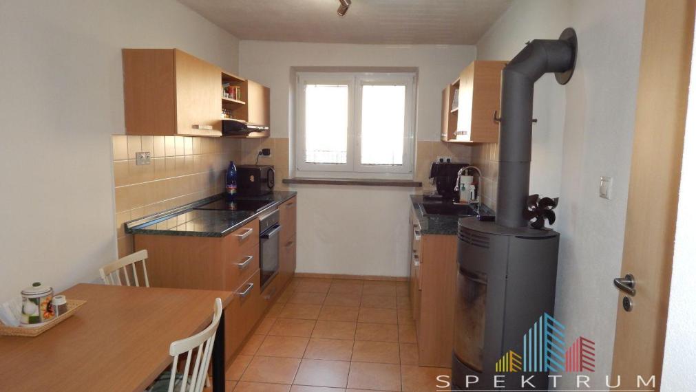 SPEKTRUM REALITY- Na Predaj komplet rekonštruovaný 2-izbový byt, 67 m2, Handlová, ul. Partizánska