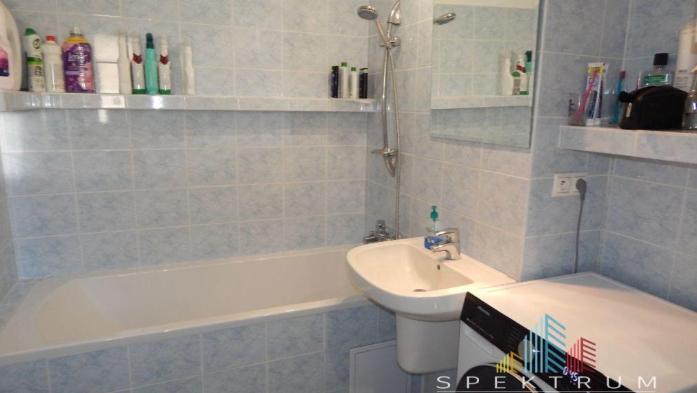 SPEKTRUM REALITY- Na Predaj komplet rekonštruovaný 2-izbový byt, 67 m2, Handlová, ul. Partizánska