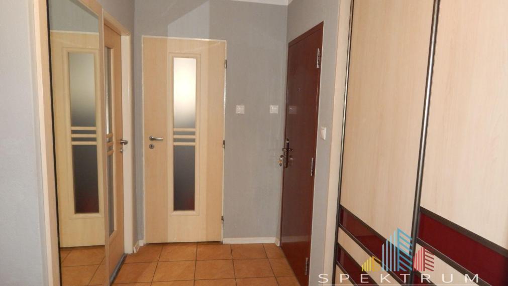 SPEKTRUM REALITY- Na Predaj komplet rekonštruovaný 2-izbový byt, 67 m2, Handlová, ul. Partizánska