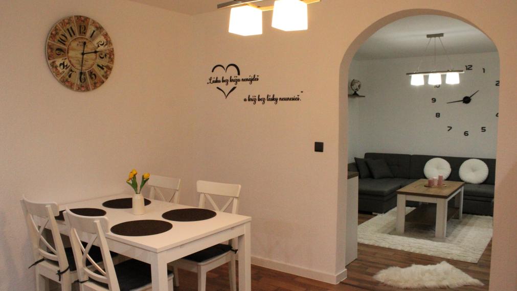 EXKLUZÍVNE-SPEKTRUM REALITY- Na predaj kompletne rekonštruovaný 4-izbový rodinný dom s pozemkom 701 m2, Vysoká nad Kysucou, okres Čadca