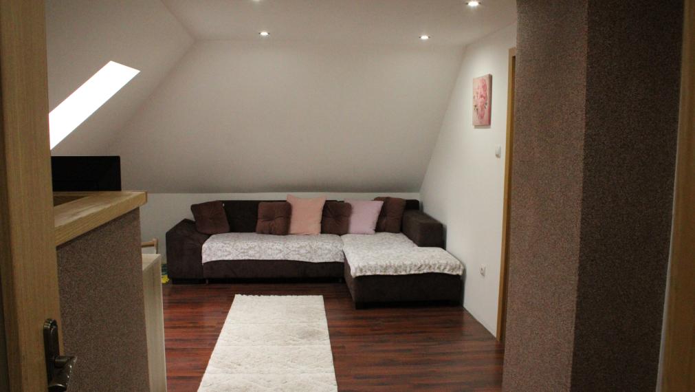 EXKLUZÍVNE-SPEKTRUM REALITY- Na predaj kompletne rekonštruovaný 4-izbový rodinný dom s pozemkom 701 m2, Vysoká nad Kysucou, okres Čadca