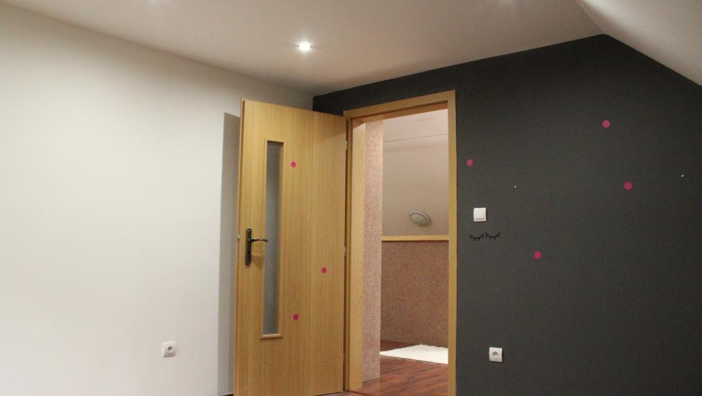 EXKLUZÍVNE-SPEKTRUM REALITY- Na predaj kompletne rekonštruovaný 4-izbový rodinný dom s pozemkom 701 m2, Vysoká nad Kysucou, okres Čadca