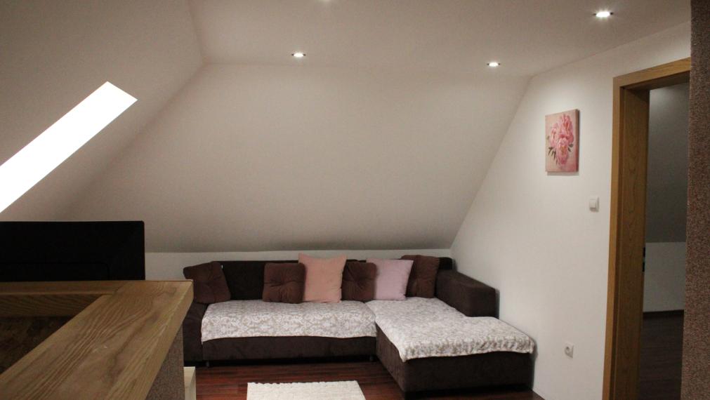 EXKLUZÍVNE-SPEKTRUM REALITY- Na predaj kompletne rekonštruovaný 4-izbový rodinný dom s pozemkom 701 m2, Vysoká nad Kysucou, okres Čadca