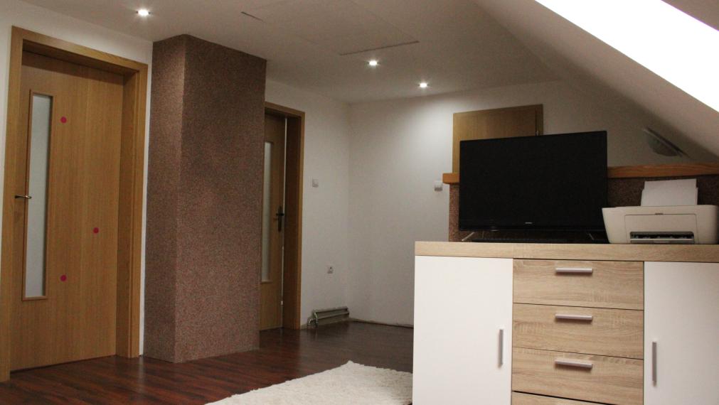 EXKLUZÍVNE-SPEKTRUM REALITY- Na predaj kompletne rekonštruovaný 4-izbový rodinný dom s pozemkom 701 m2, Vysoká nad Kysucou, okres Čadca