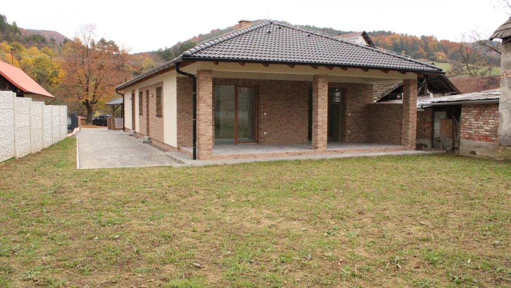 SPEKTRUM REALITY Vám ponúka na PREDAJ Novostavbu- 4-izbový rodinný dom v obci  Kľačno, okres Prievidza