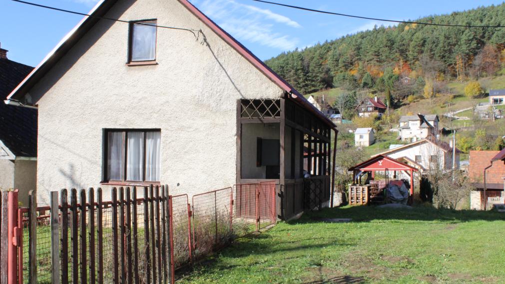 SPEKTRUM REALITY - Na Predaj  rodinný dom/ chalupa s pozemkom 819.38 m2 , Temeš, okres Prievidza