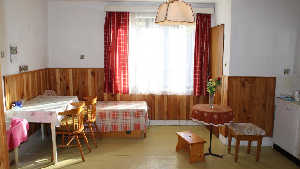 SPEKTRUM REALITY - Na Predaj  rodinný dom/ chalupa s pozemkom 819.38 m2 , Temeš, okres Prievidza