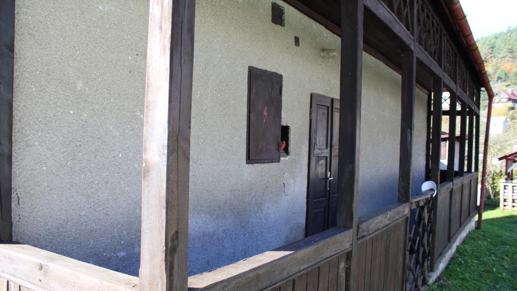 SPEKTRUM REALITY - Na Predaj  rodinný dom/ chalupa s pozemkom 819.38 m2 , Temeš, okres Prievidza