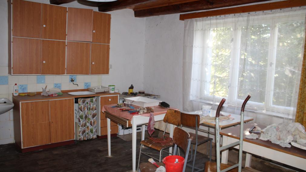 SPEKTRUM REALITY - Na Predaj  rodinný dom/ chalupa s pozemkom 819.38 m2 , Temeš, okres Prievidza