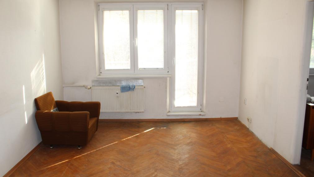 EXKLUZÍVNE-SPEKTRUM REALITY- Na Predaj 3-izbový byt, 62 m2 s balkónom, Handlová, ul. Prievidzská