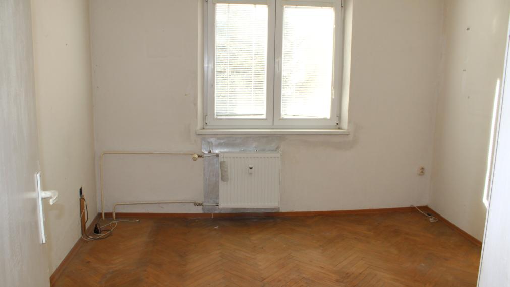 EXKLUZÍVNE-SPEKTRUM REALITY- Na Predaj 3-izbový byt, 62 m2 s balkónom, Handlová, ul. Prievidzská