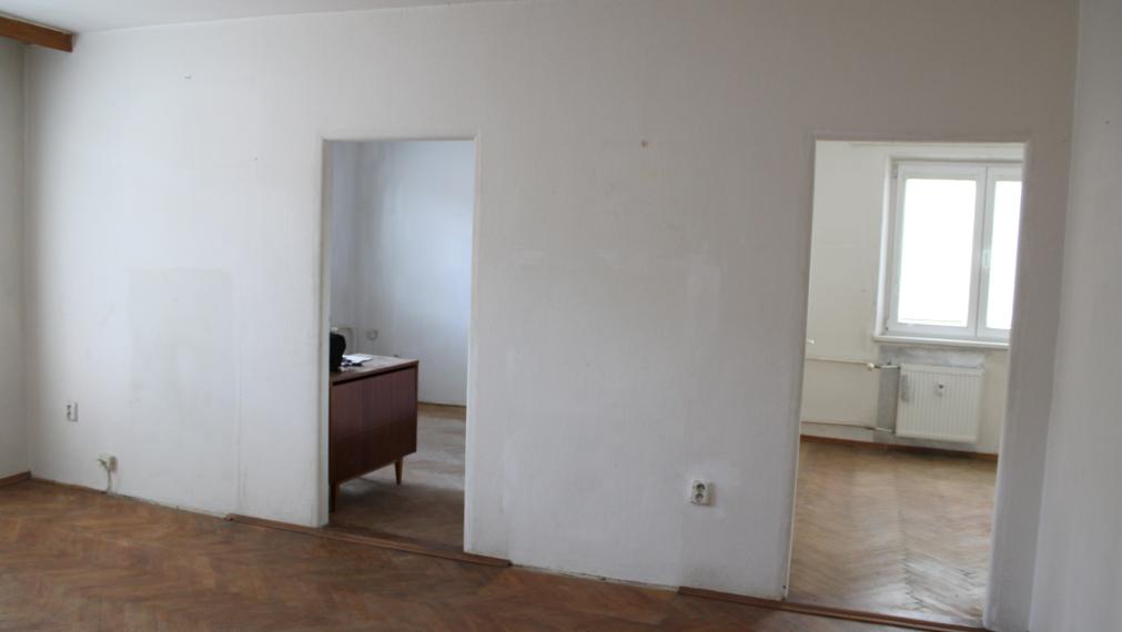 EXKLUZÍVNE-SPEKTRUM REALITY- Na Predaj 3-izbový byt, 62 m2 s balkónom, Handlová, ul. Prievidzská