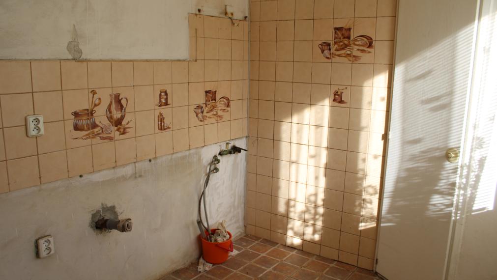 EXKLUZÍVNE-SPEKTRUM REALITY- Na Predaj 3-izbový byt, 62 m2 s balkónom, Handlová, ul. Prievidzská