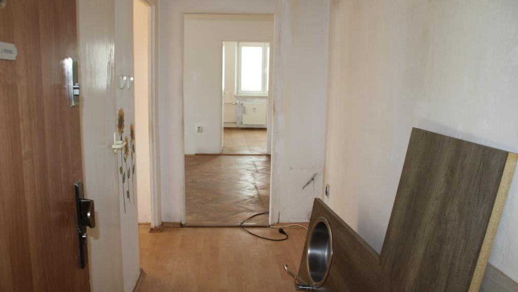 EXKLUZÍVNE-SPEKTRUM REALITY- Na Predaj 3-izbový byt, 62 m2 s balkónom, Handlová, ul. Prievidzská