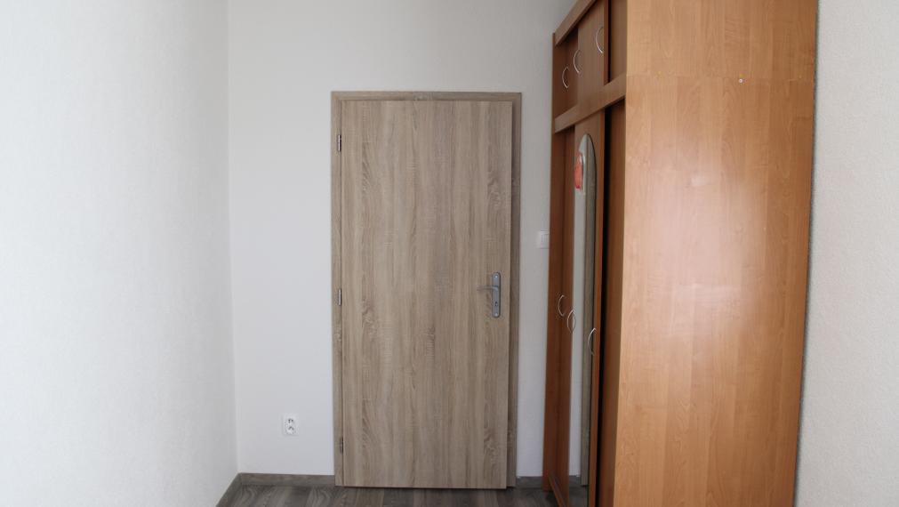 REZERVOVANÉ-EXKLUZÍVNE-SPEKTRUM REALITY- Na Predaj kompletne rekonštruovaný 3-izbový byt, 64 m2 s loggiou, Handlová