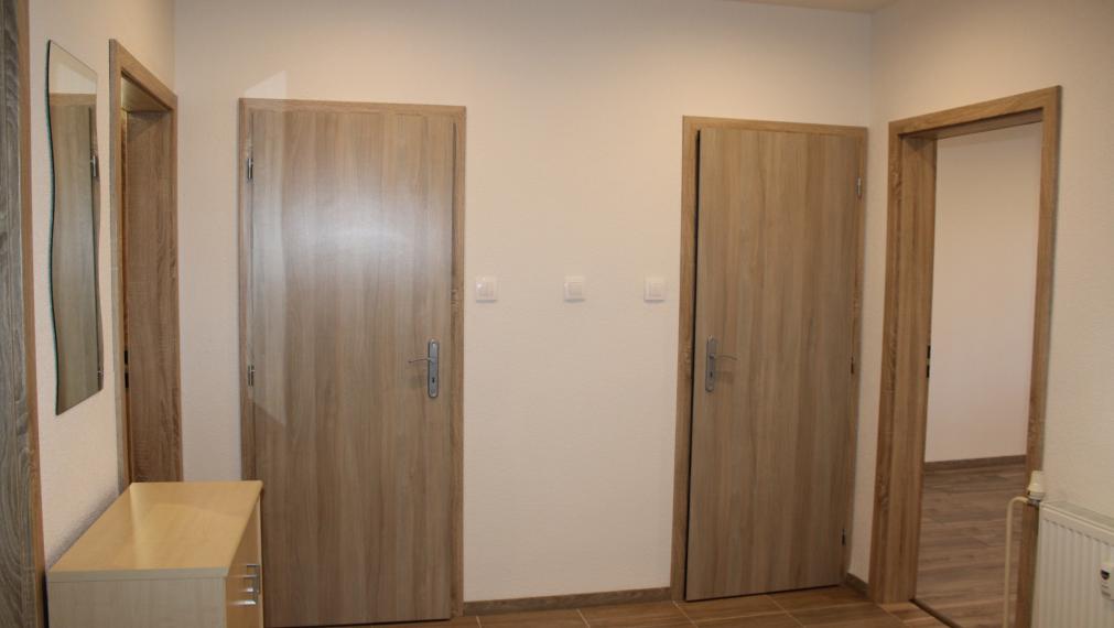 REZERVOVANÉ-EXKLUZÍVNE-SPEKTRUM REALITY- Na Predaj kompletne rekonštruovaný 3-izbový byt, 64 m2 s loggiou, Handlová