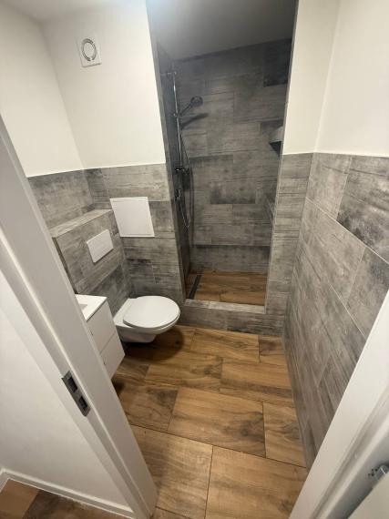 SPEKTRUM REALITY- Na PREDAJ komplet rekonštruovaná Garsónka 22 m2, Handlová, ul. Morovnianska cesta