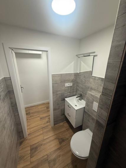 SPEKTRUM REALITY- Na PREDAJ komplet rekonštruovaná Garsónka 22 m2, Handlová, ul. Morovnianska cesta