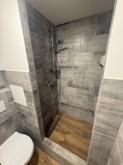 SPEKTRUM REALITY- Na PREDAJ komplet rekonštruovaná Garsónka 22 m2, Handlová, ul. Morovnianska cesta