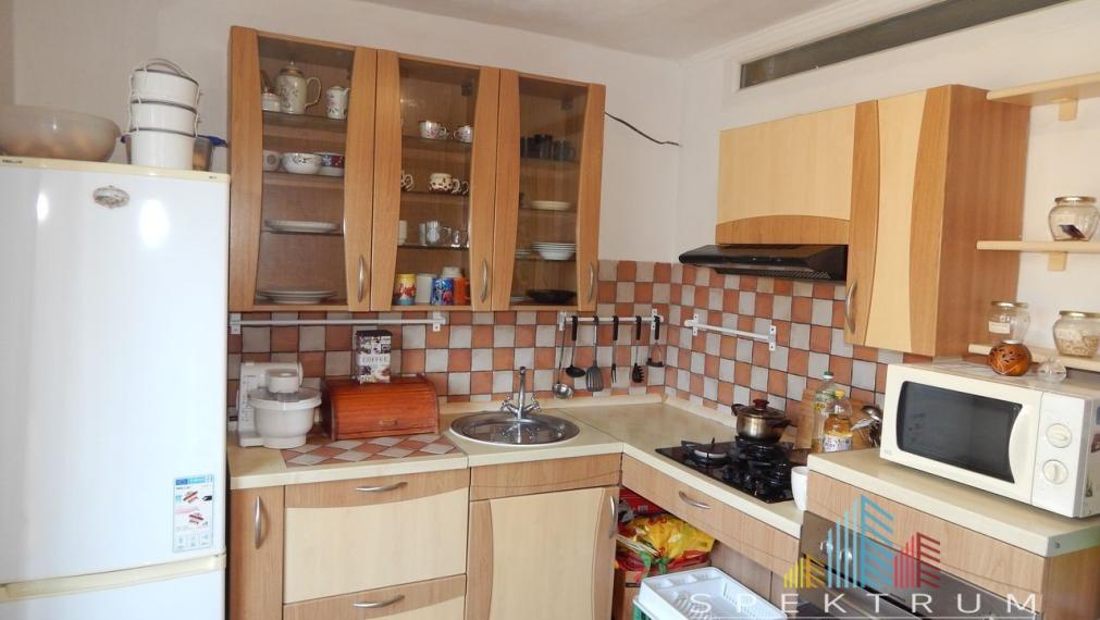 EXKLUZÍVNE-SPEKTRUM REALITY- Na Predaj 2-izbový byt, 58 m2 s balkónom, Handlová, ul. Prievidzská