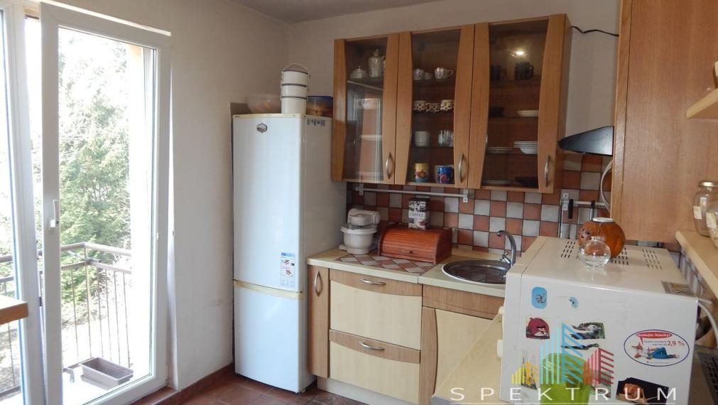 EXKLUZÍVNE-SPEKTRUM REALITY- Na Predaj 2-izbový byt, 58 m2 s balkónom, Handlová, ul. Prievidzská