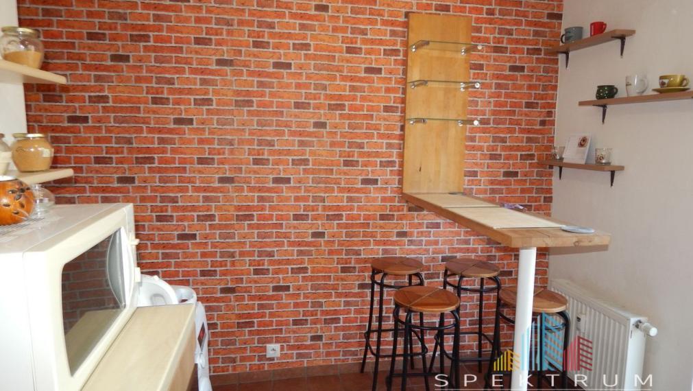 EXKLUZÍVNE-SPEKTRUM REALITY- Na Predaj 2-izbový byt, 58 m2 s balkónom, Handlová, ul. Prievidzská