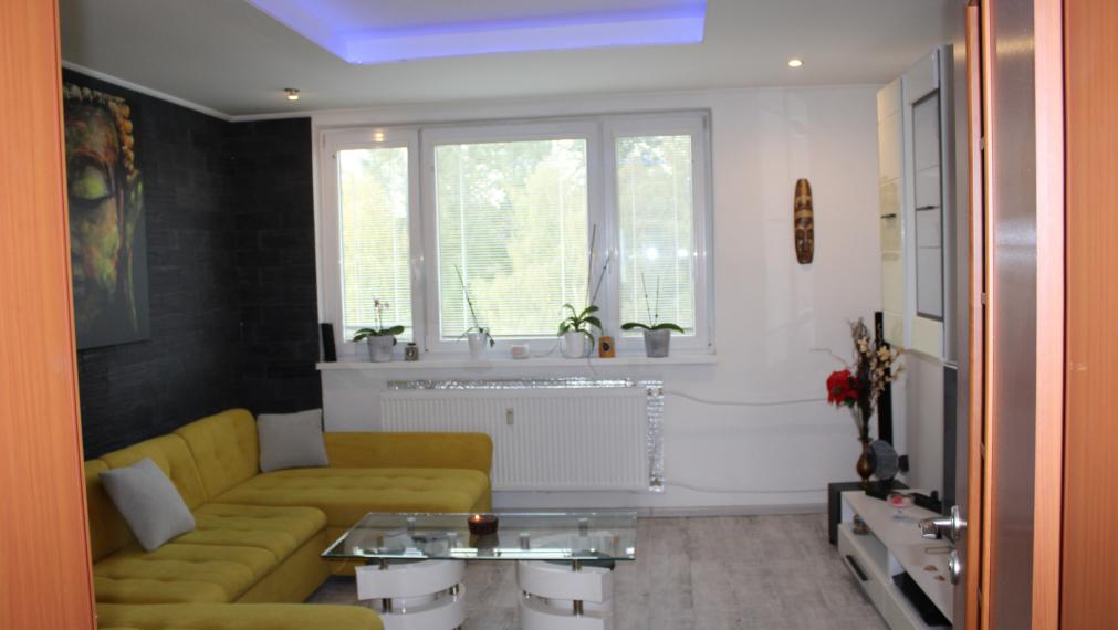 EXKLUZÍVNE-SPEKTRUM REALITY- Na Predaj kompletne rekonštruovaný 3-izbový  byt, 64 m2 s loggiou, Handlová