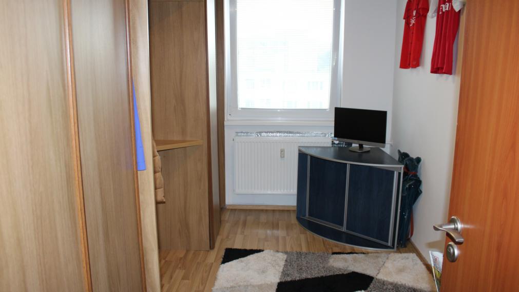 EXKLUZÍVNE-SPEKTRUM REALITY- Na Predaj kompletne rekonštruovaný 3-izbový  byt, 64 m2 s loggiou, Handlová