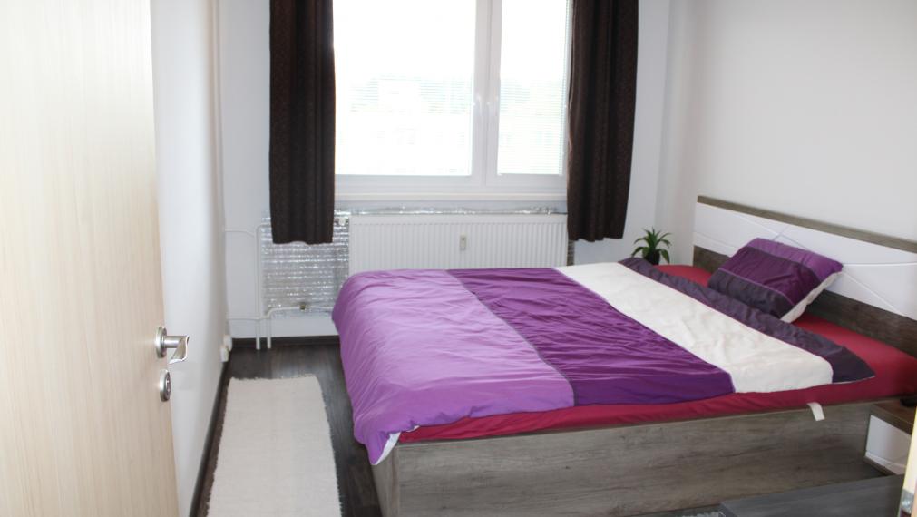 EXKLUZÍVNE-SPEKTRUM REALITY- Na Predaj kompletne rekonštruovaný 3-izbový  byt, 64 m2 s loggiou, Handlová