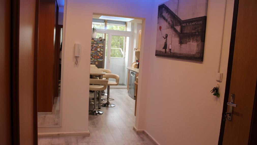 EXKLUZÍVNE-SPEKTRUM REALITY- Na Predaj kompletne rekonštruovaný 3-izbový  byt, 64 m2 s loggiou, Handlová